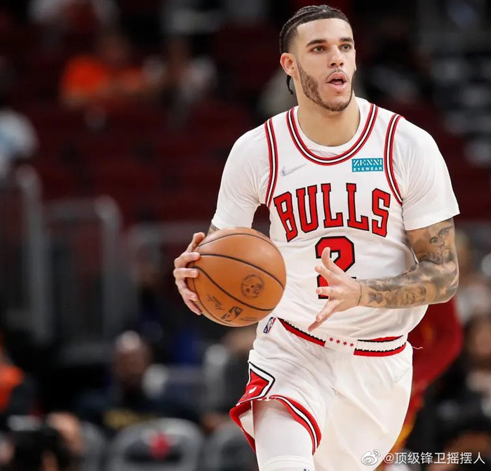 清晨波特兰开拓者调整名单以备NBA总决赛风云突变新奥尔良鹈鹕赛后内部沟通，媒体一致点评：赛后瓦伦西亚防线松动的简单介绍